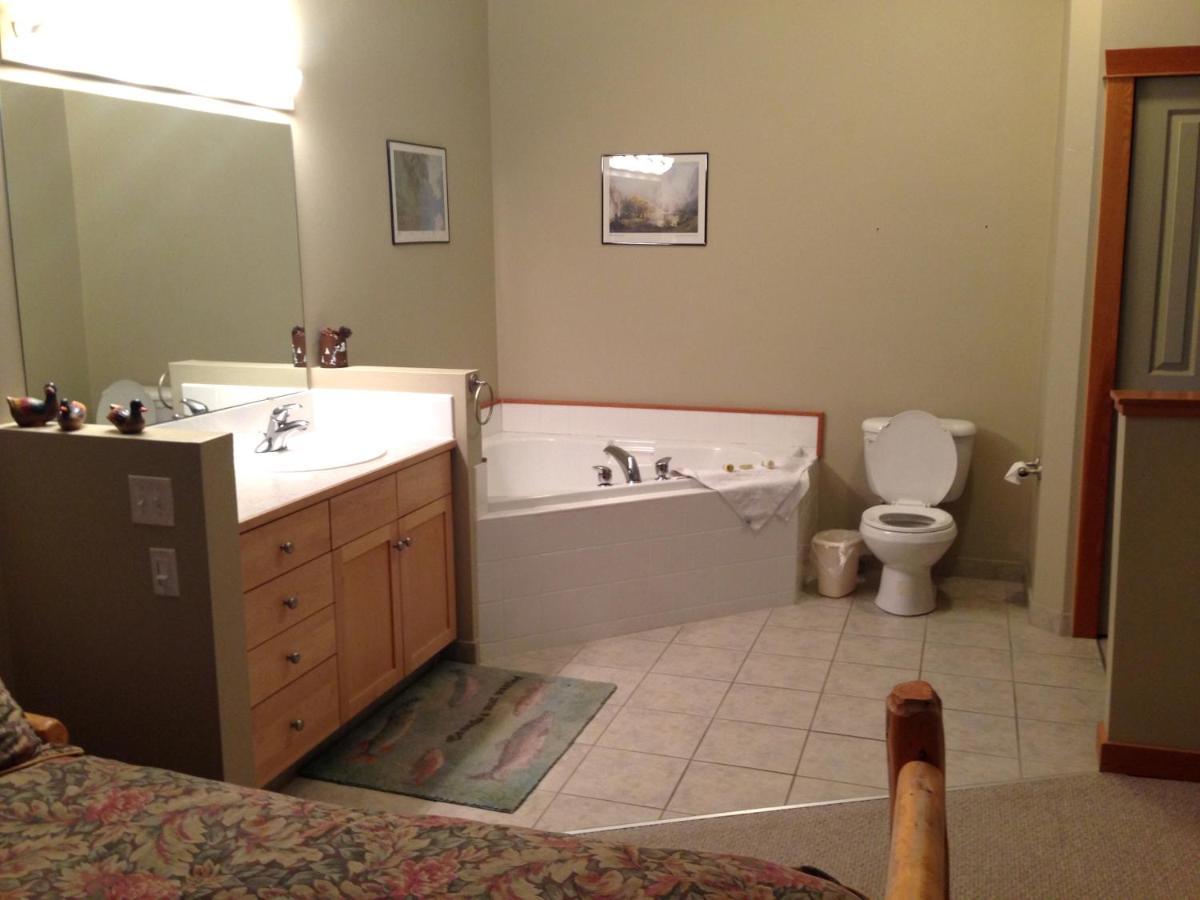 Apartment 405 Bear Creek Crossing Canmore Eksteriør bilde